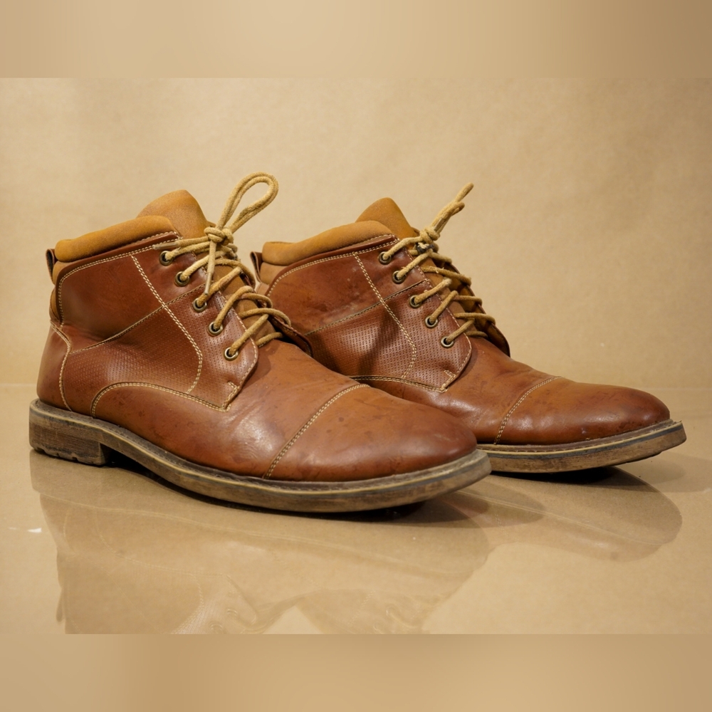 Steve Madden boot(s)